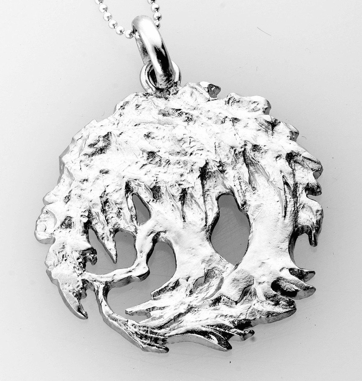 Pendant: Rodrigue Oak (sterling silver, rhodium plated, silver chain)